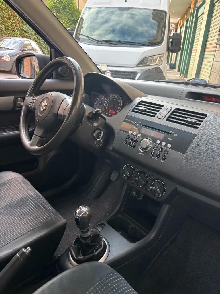 Suzuki Swift 1.3 DDiS 75CV 5p.