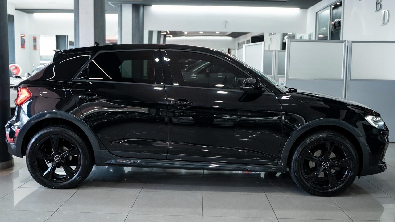 Audi A1 CITYCARVER 30 1.0 TFSI S TRONIC SPORT BLACK EDITIO