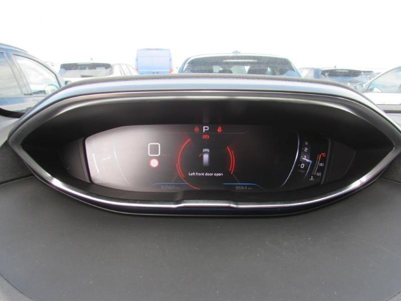 PEUGEOT 5008 1.5 BLUEHDI 131CV EAT8 SeS 7POSTI ALLURE PACK ( FARI LED - I-COCKPIT - CRUISE - NAVI - MIRROR - PDC - CERCHI 18 )