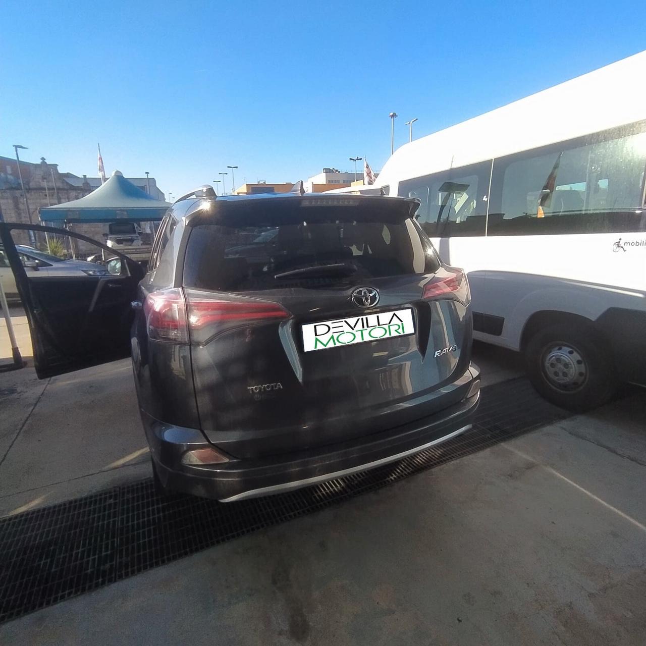 Toyota RAV 4 RAV4 2.0 D-4D 2WD Business