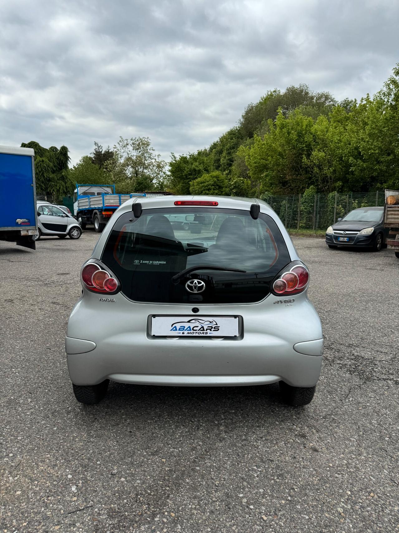 Toyota Aygo 1.0 50kW Benz 5p *SOLO 40.000 km UNICO*