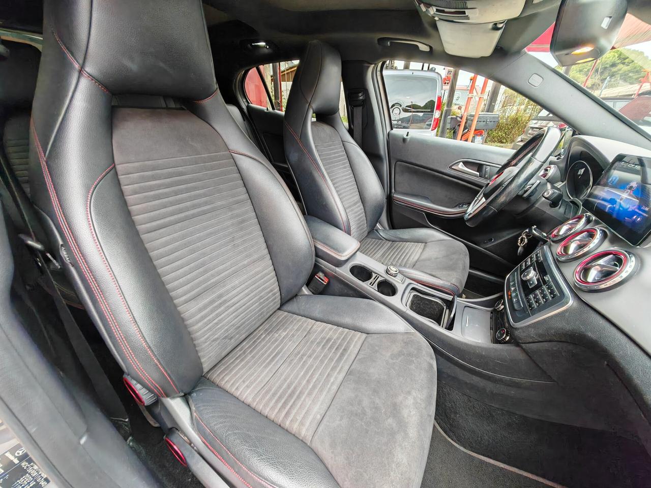 Mercedes GLA 200 AUTOMATIVA 2,0 diesel 07/2015 Cv136