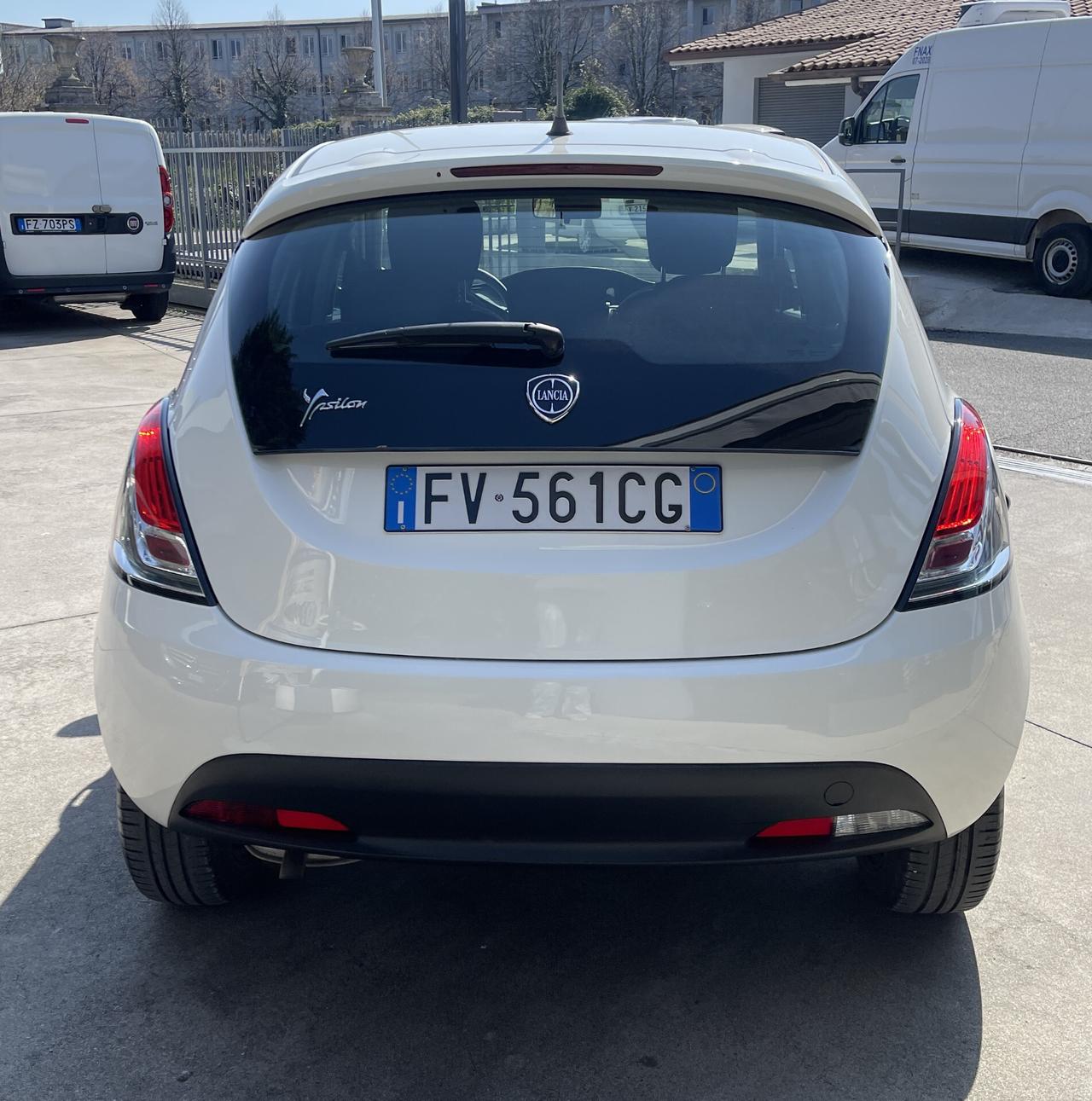 Lancia Ypsilon 1.2 5 porte Elefantino