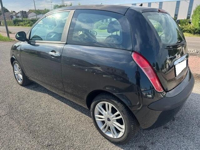 Lancia Ypsilon 1.2 Argento-OK NEOPATENTATI
