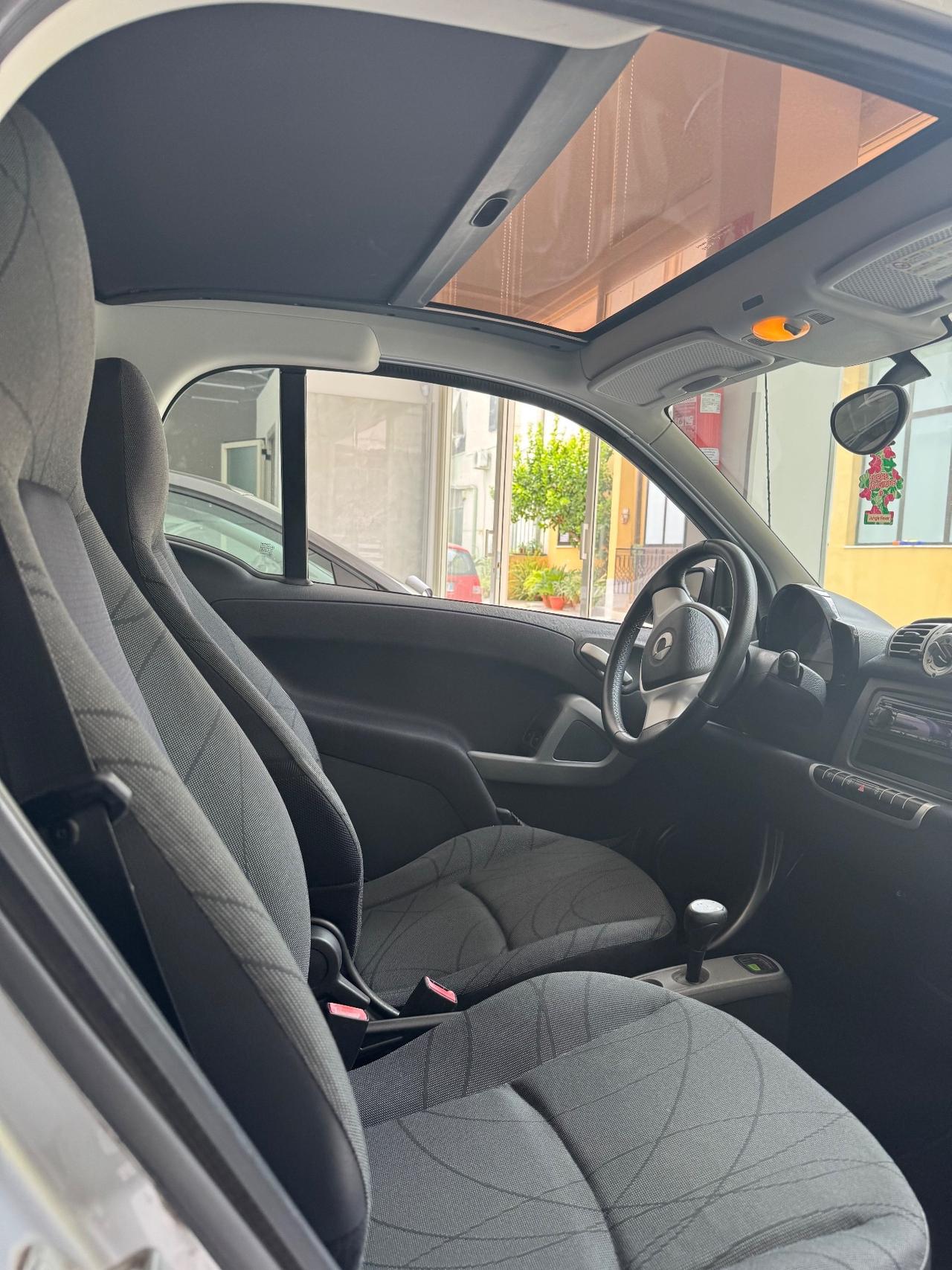 Smart ForTwo 1000 52 kW MHD COUPE WHITE TAILOR MADE