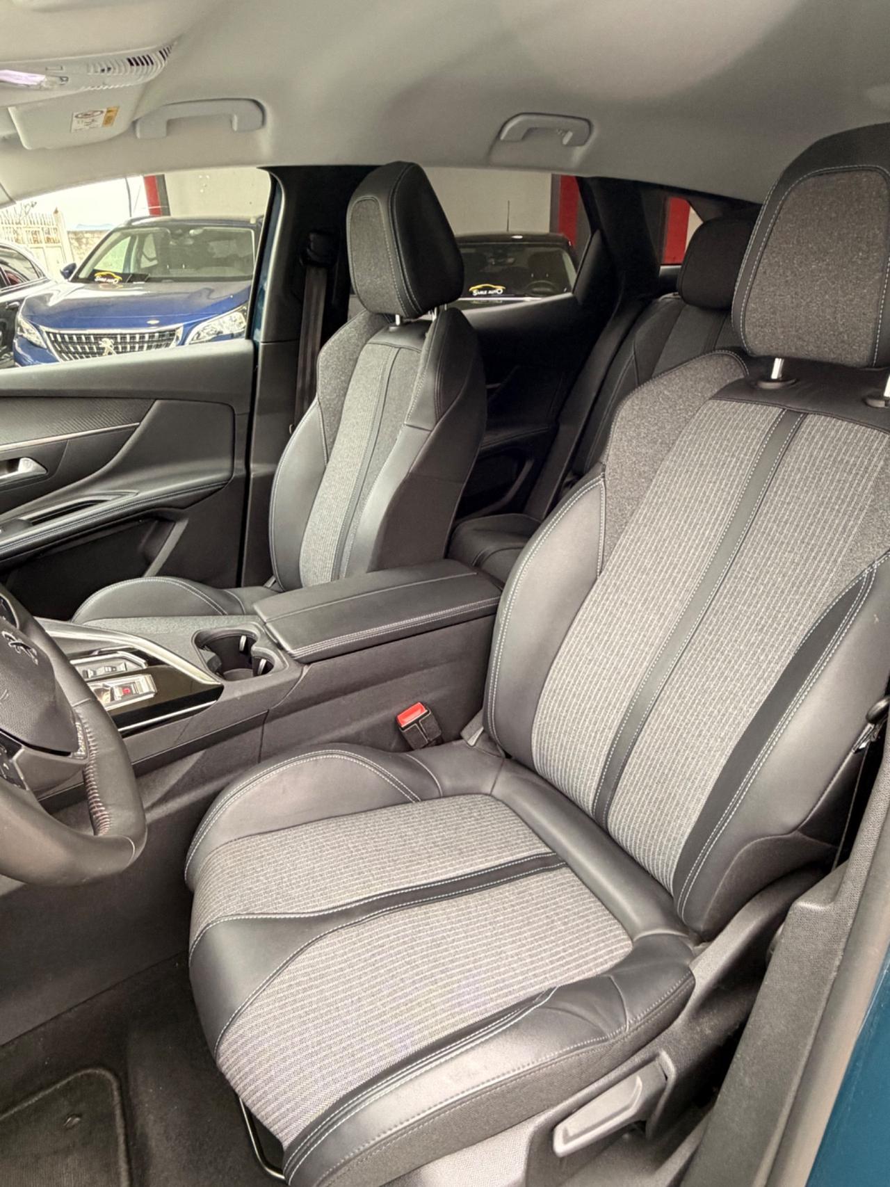 Peugeot 3008 BlueHDi 130 S&S Allure Pack