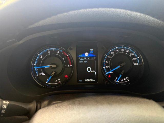 TOYOTA Hilux 2.8 D A/T 4WD 4 porte Double Cab Invincible