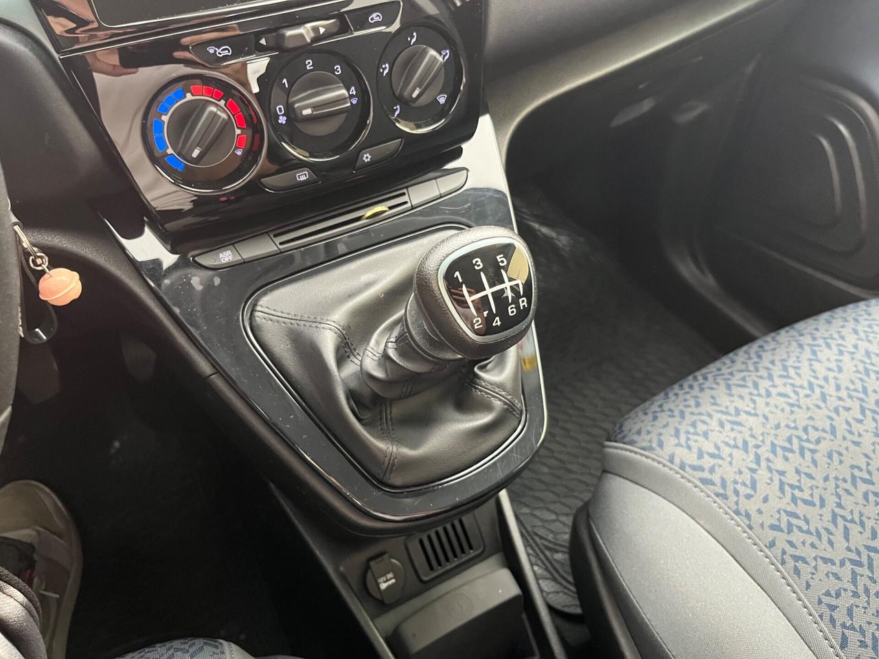 Lancia Ypsilon 1.0 FireFly 5 porte S&S Hybrid Gold Plus
