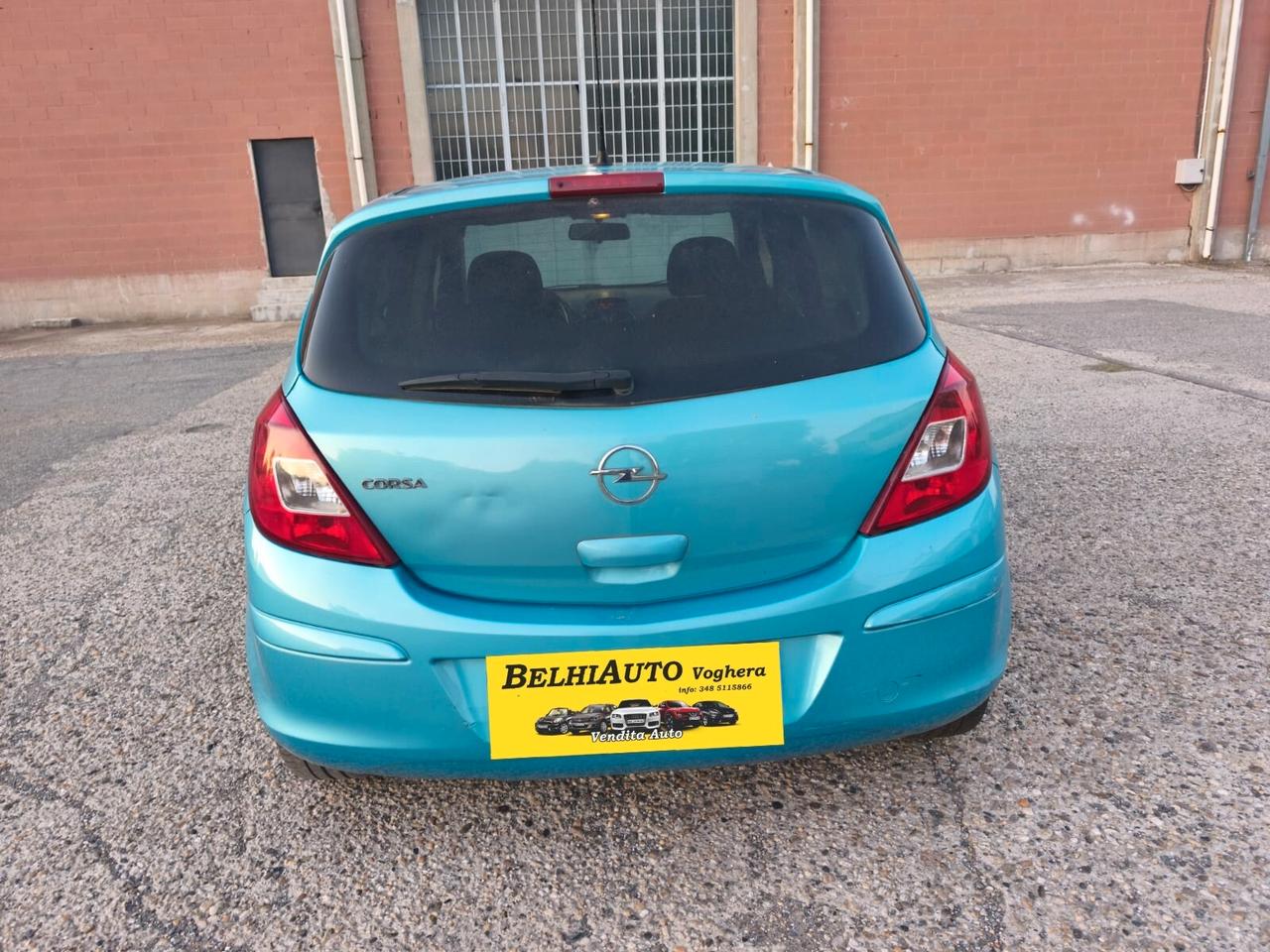 Opel Corsa 2011---1.2 Benzina Neopatentati