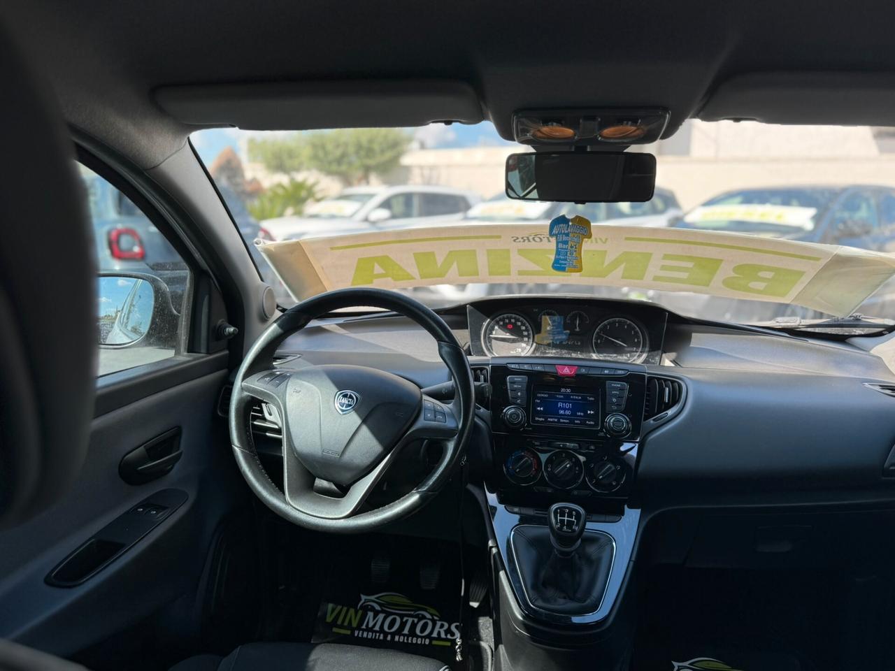 Lancia Ypsilon 1.2 69 CV 5 porte Platinum