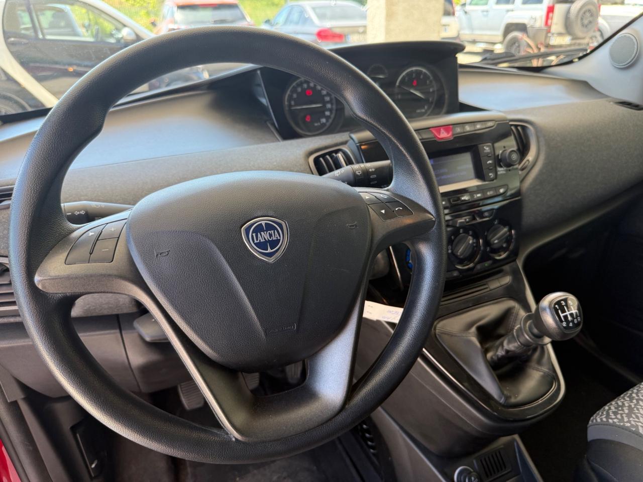 Lancia Ypsilon 1.0 FireFly 5 porte S&S Hybrid Ecochic Gold