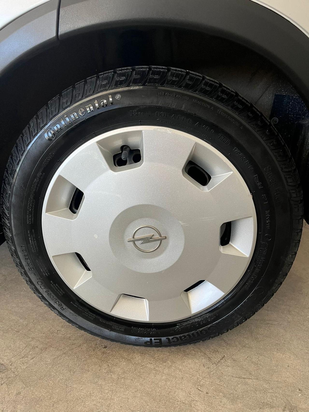 Opel Corsa 1.2i 16V cat 3 porte Silverline