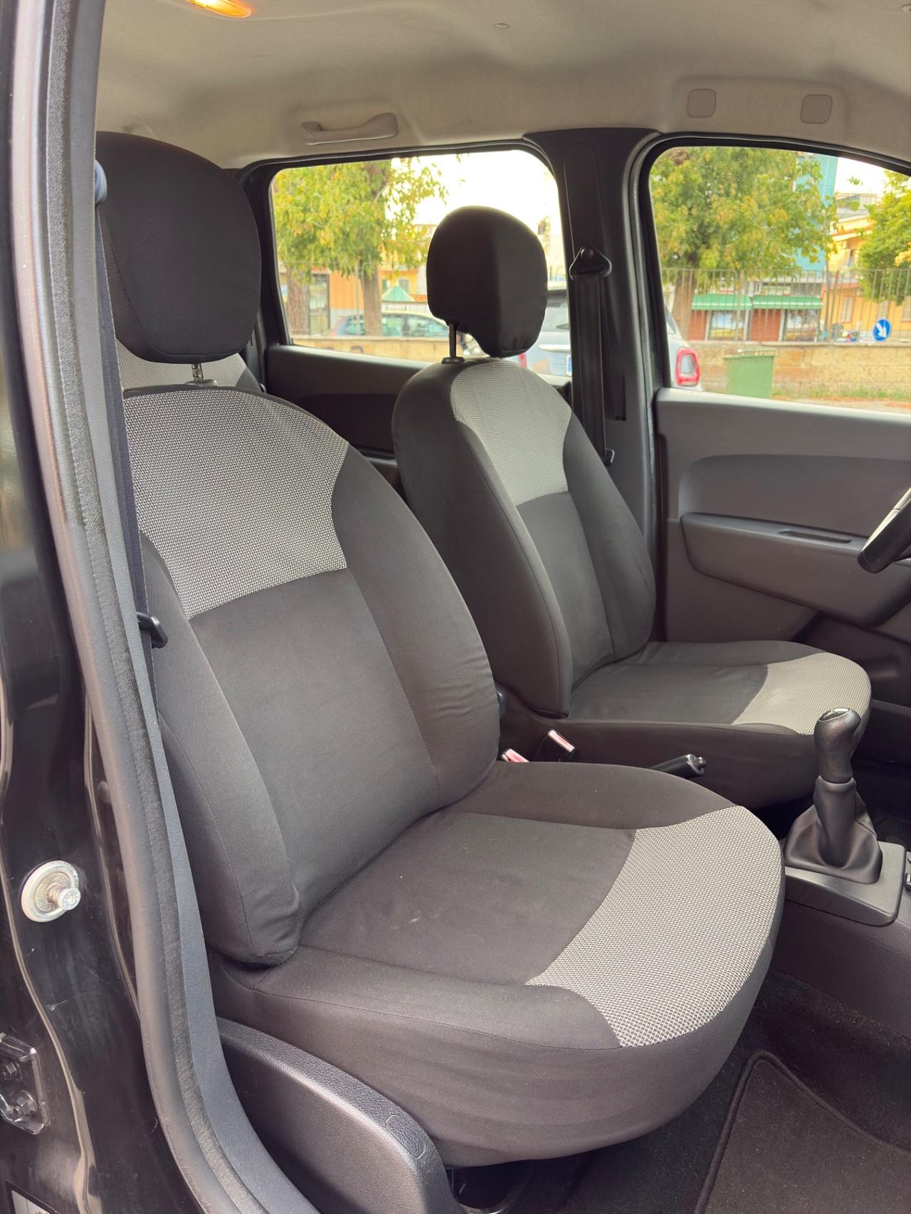Dacia Lodgy 1.6 GPL 100CV con navigatore