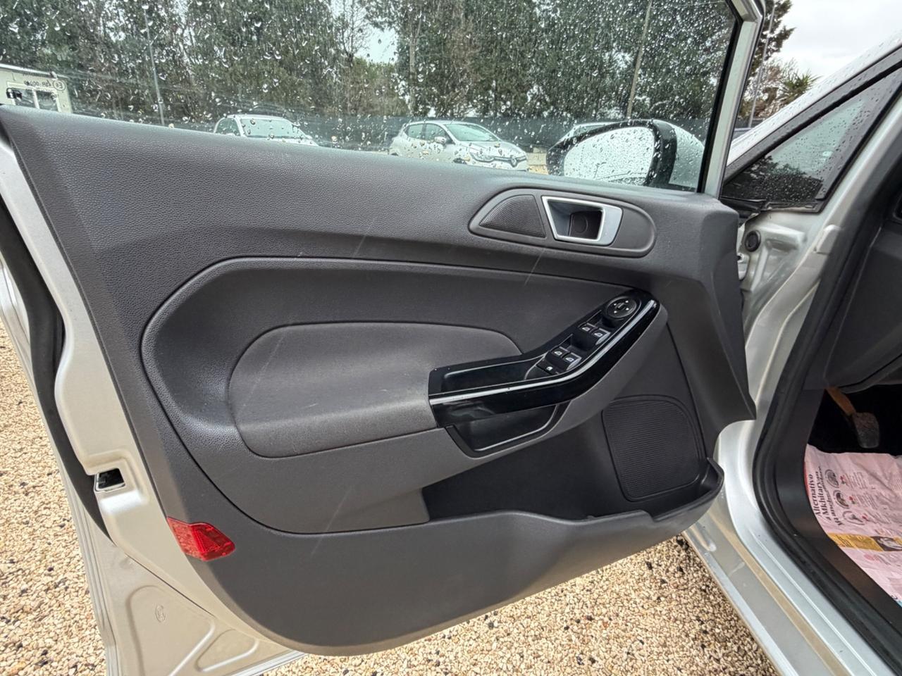 Ford Fiesta 1.5 TDCi 75CV 5 porte Titanium