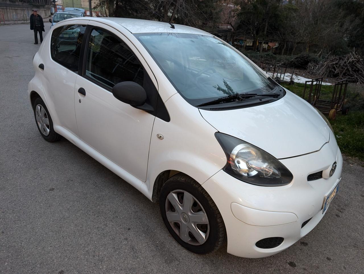 Toyota Aygo 1.0 12V VVT-i 5 porte Now Connect