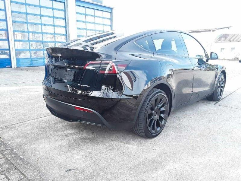TESLA Model Y Model Y AWD Performance