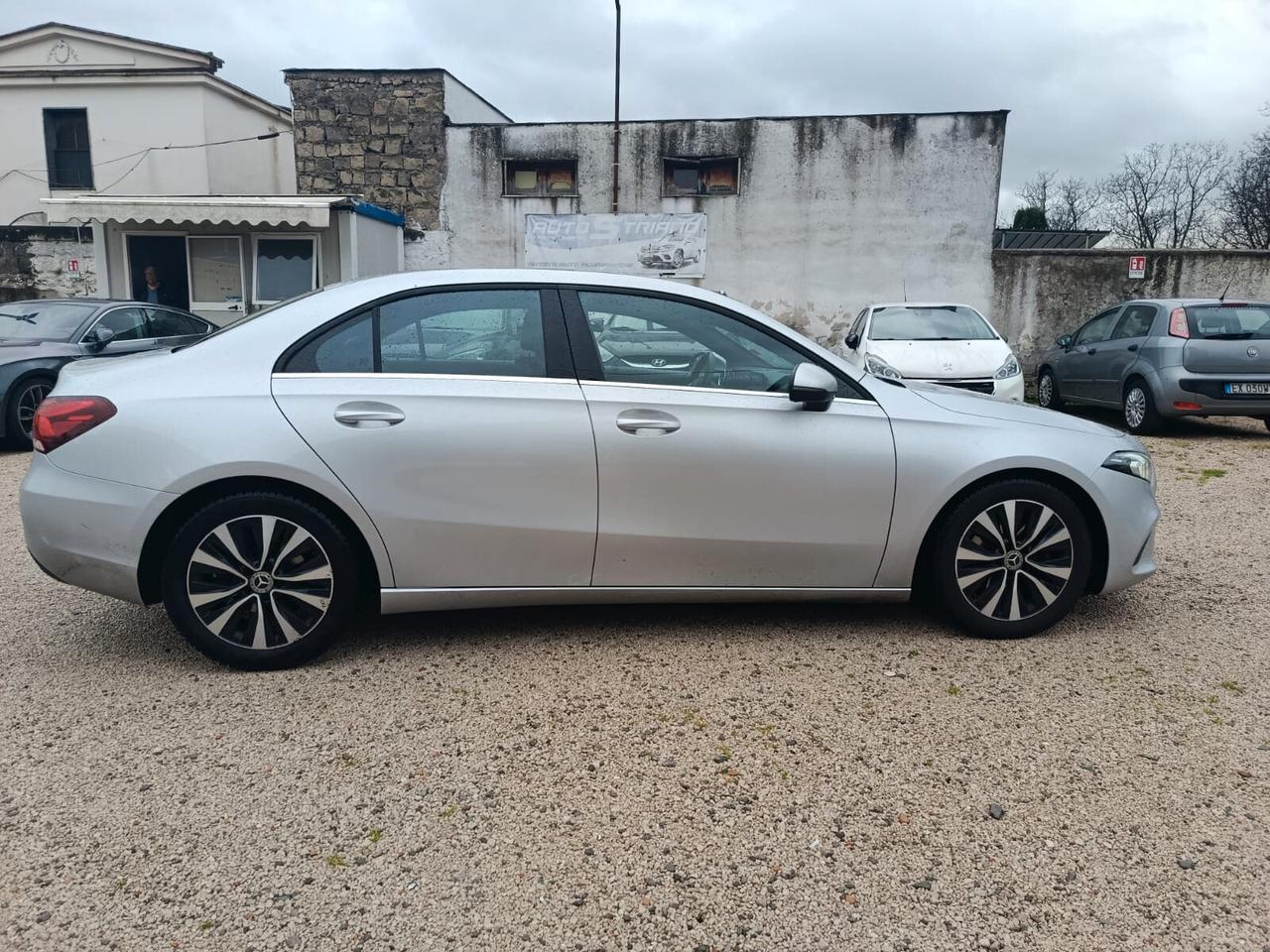 Mercedes-benz A 200 d Automatic Premium Sedan