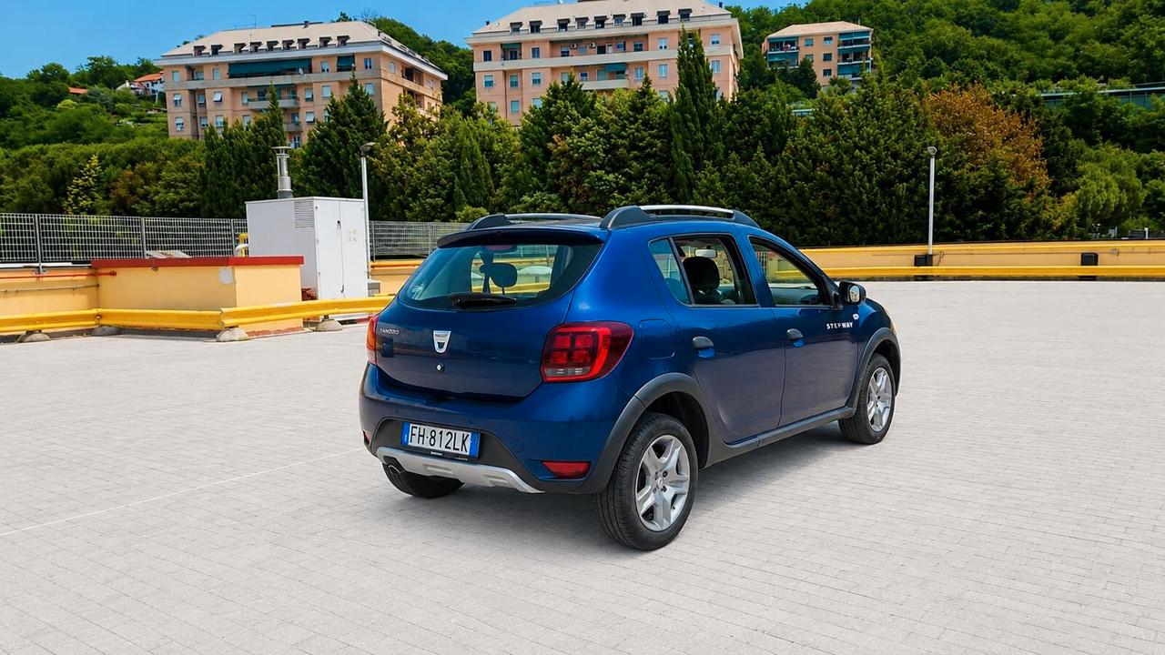 DACIA SANDERO STEPWAY 1.5 DCI 90CV EURO 6 NAVI GARANZIA