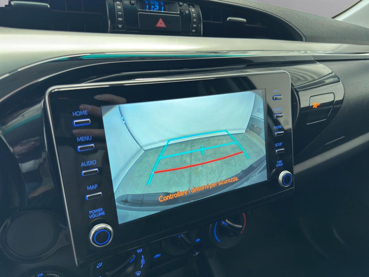 Toyota Hilux 2.4 d-4d M/T DC 4WD Lounge