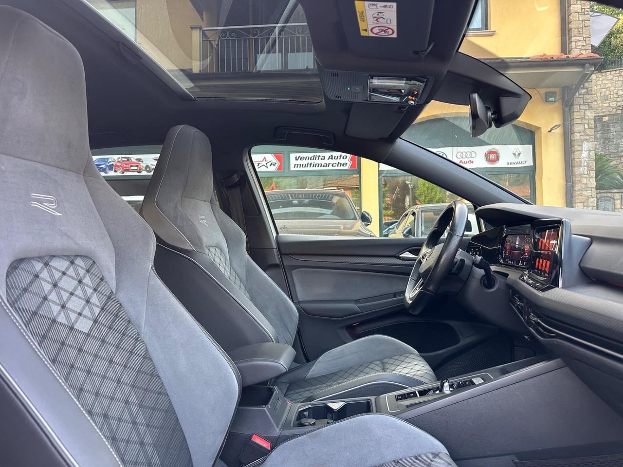 Volkswagen Golf Variant 1.5 eTSI 150 CV EVO ACT DSG R-Line