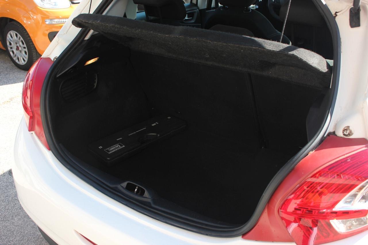 Peugeot 208 1.4 vti 95cv DISTRIBUZIONE APPENA FATTA GPL CASA OK 2034 5 PORTE GARANZIA 12 MESI