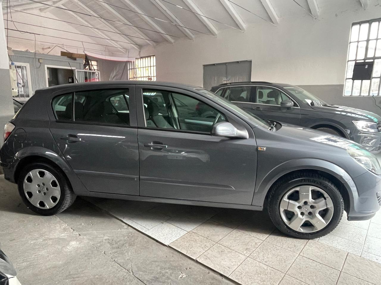 Opel Astra 1.7 CDTI 101CV 5 porte Cosmo