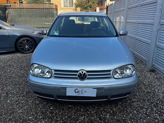 Volkswagen Golf 1.6 16V FSI 5p. Sportline