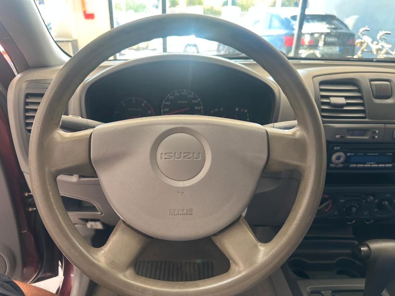 Isuzu D-Max 3.0 TD cat Space Cab 4WD Pick-up 4 posti SUBITO DISP. CON GANCIO TRAINO