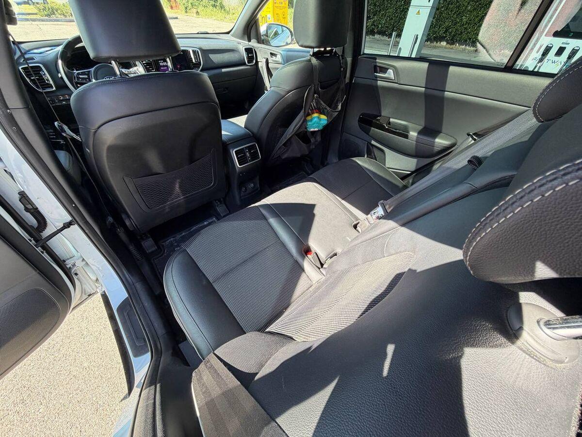 Kia Sportage 1.6 crdi mhev GT Line Panorama Sunroof pack awd 136cv dct