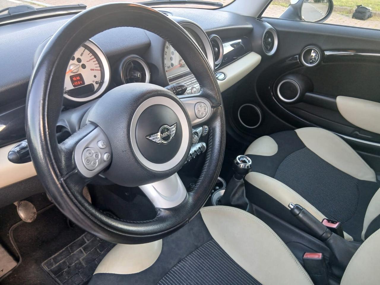 Mini 1.4 16V One Chili