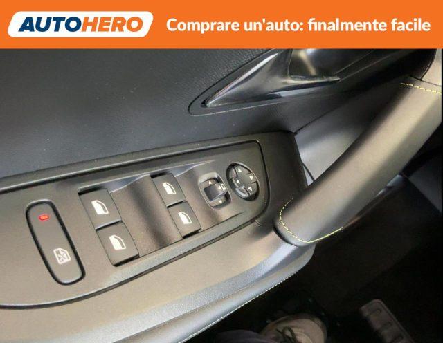 PEUGEOT 2008 Hybrid 136 e-DCS6 GT