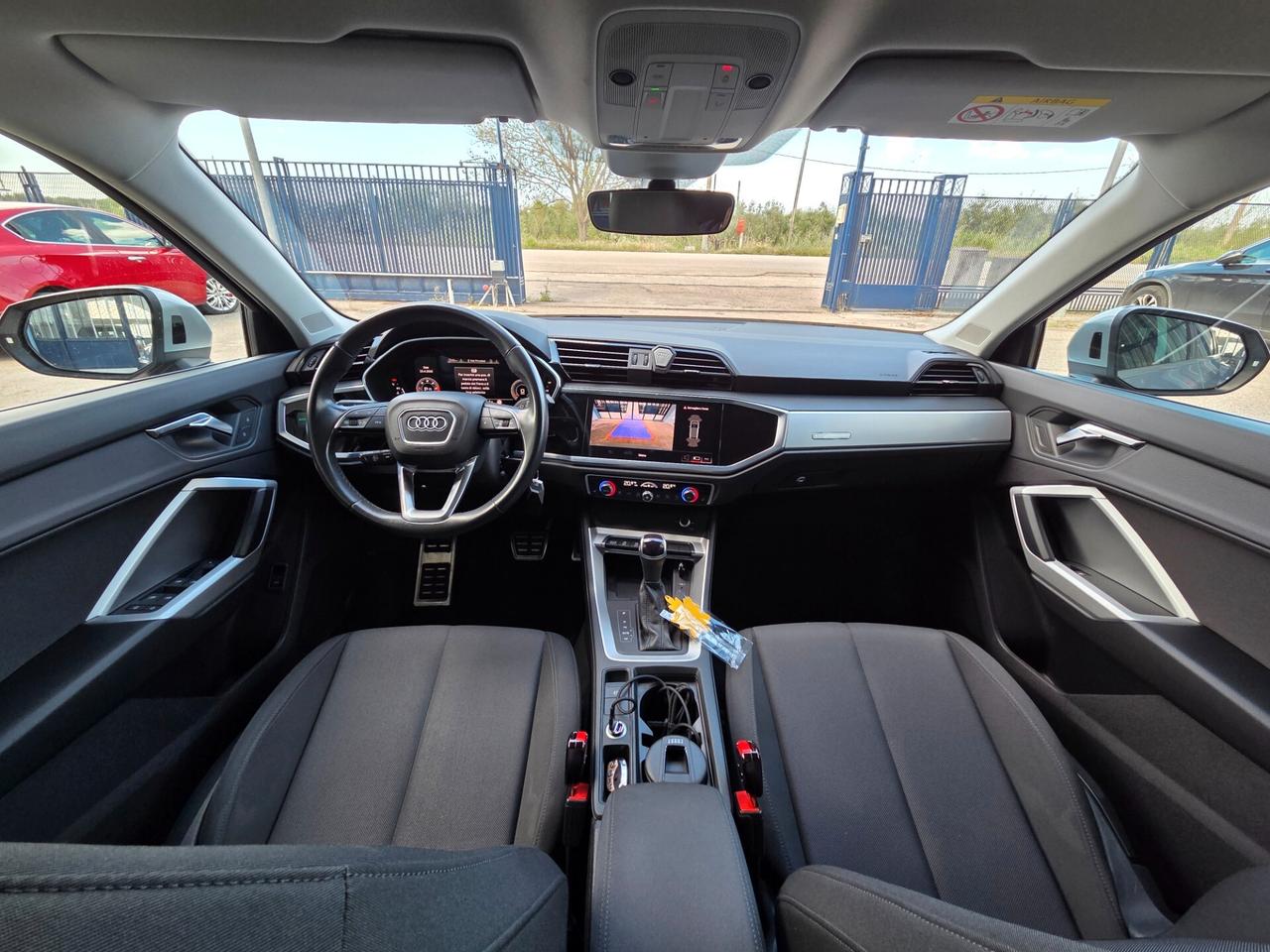 Audi Q3 35 TDI S tronic Business