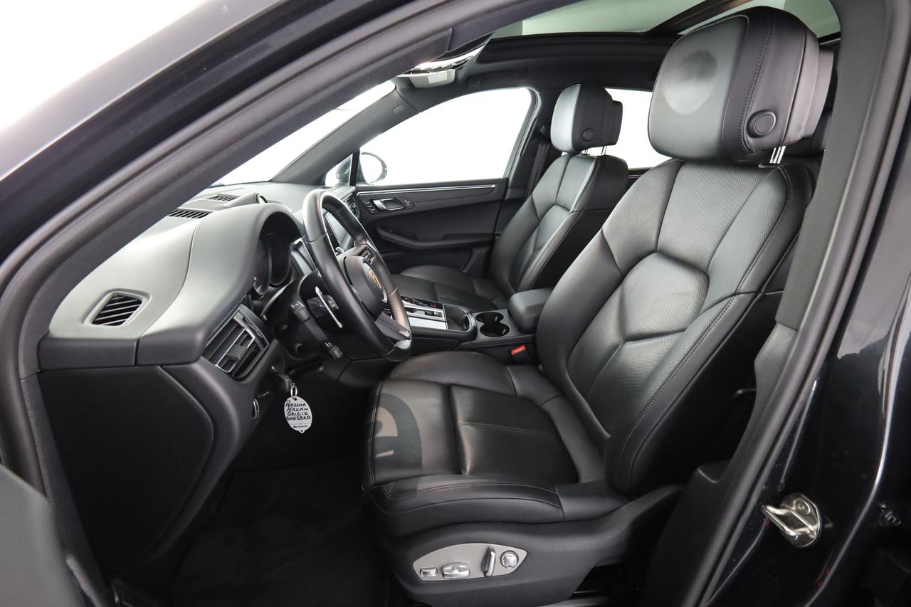 PORSCHE Macan 2.0