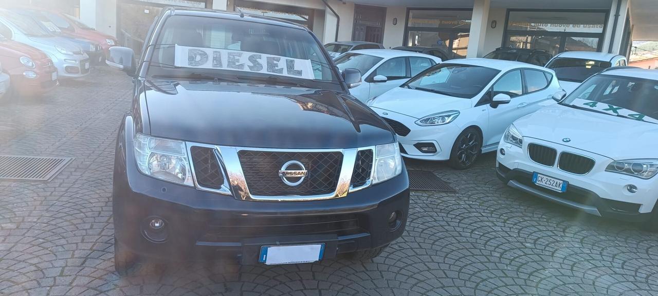 Nissan Navara 2.5 dCi 190CV 4 porte Double Cab LE