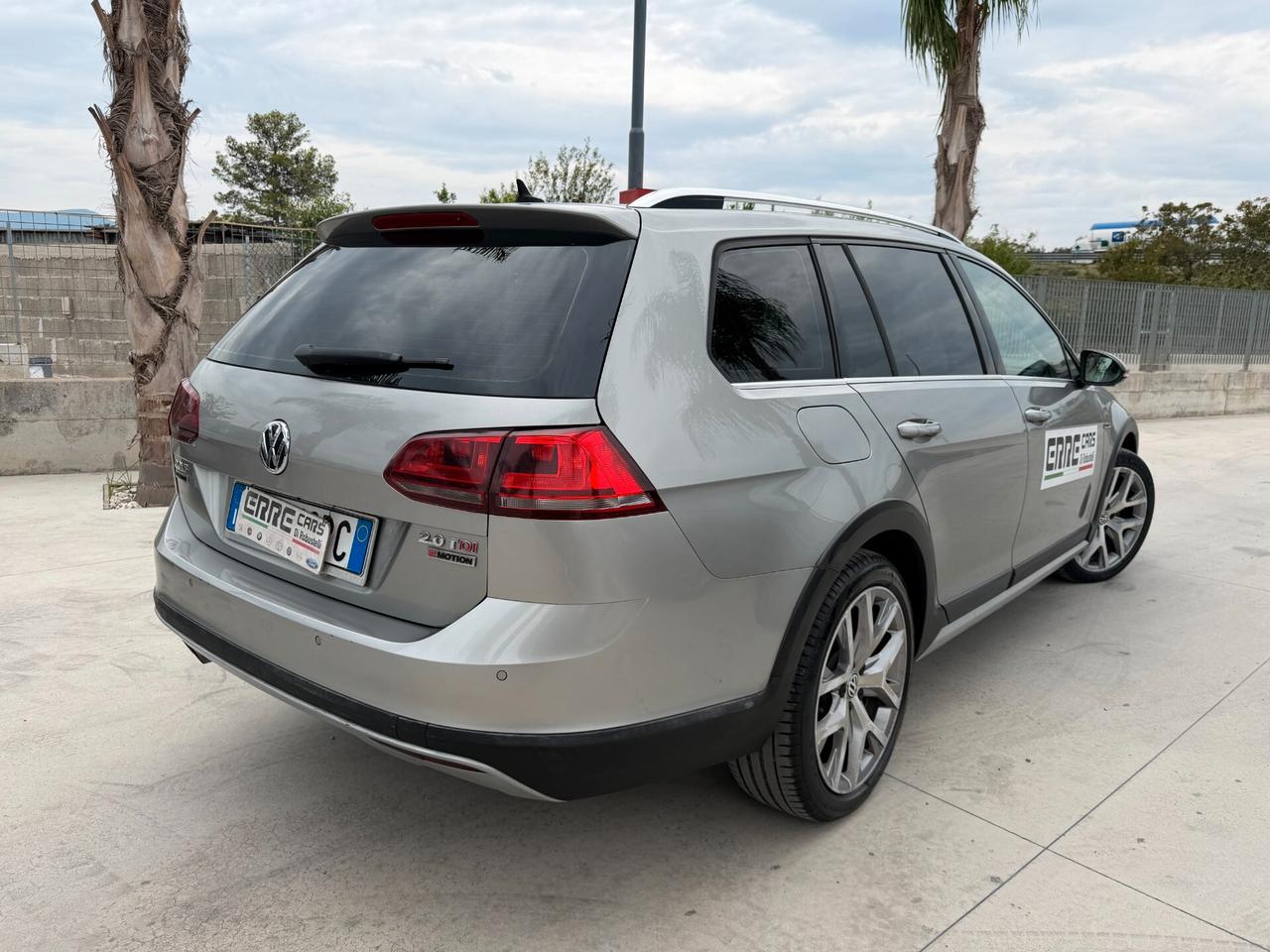 VOLKSWAGEN GOLF VAR. DSG 4MOT 2015 2.0 DIESEL/GPL 184 CV
