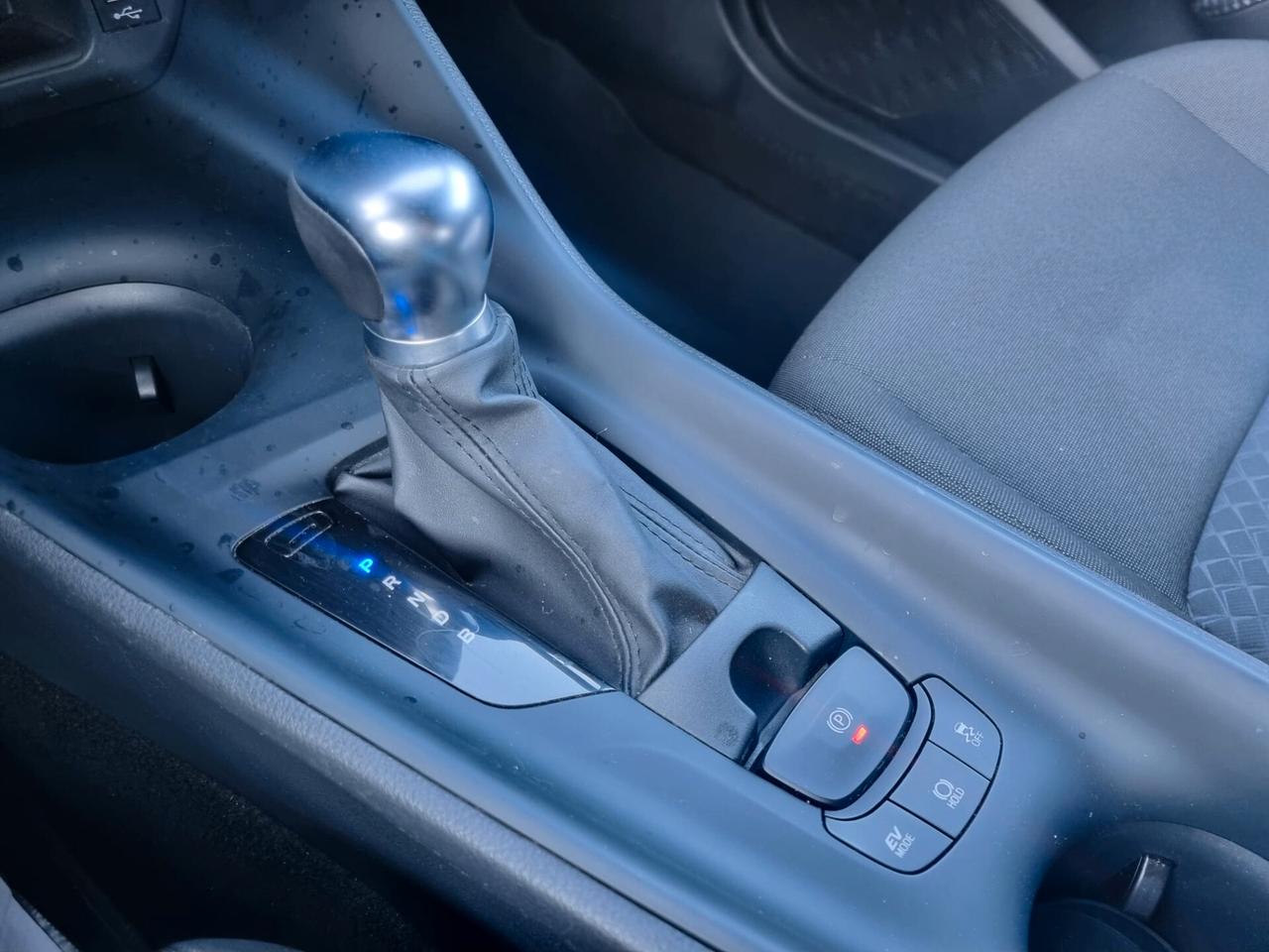 Toyota C-HR 1.8 Hybrid E-CVT Business