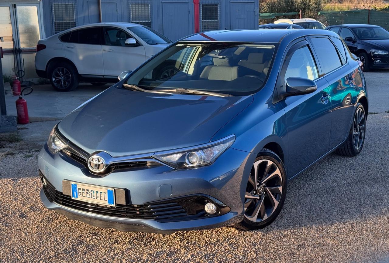 Toyota Auris 1.6 D-4D Lounge