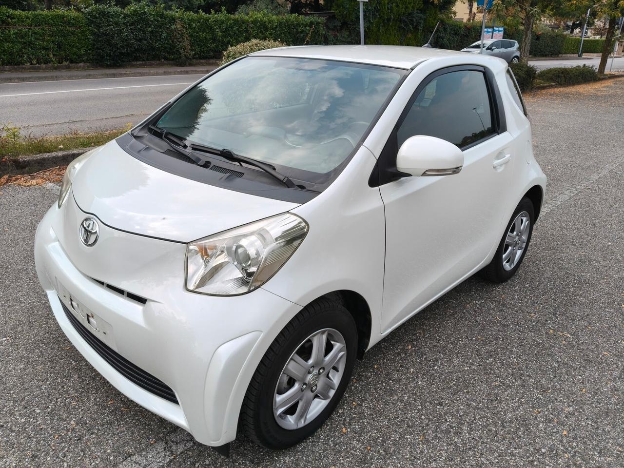 Toyota iQ 1.0 Sol