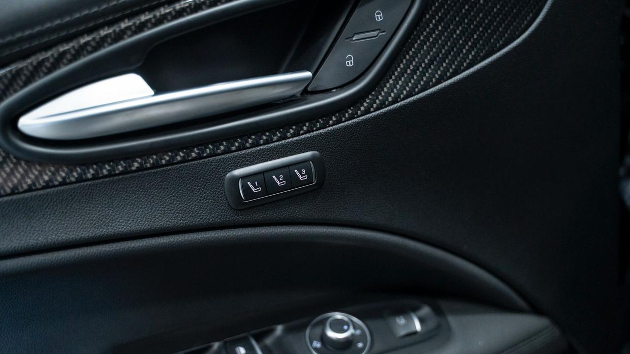 Alfa Romeo Stelvio VELOCE 2.2 Ti Q4 210 CV 20" TETTO CARBON AUTO XENON FULL OPTIONAL