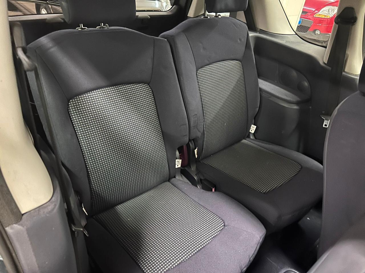 Peugeot 1007 1.4 HDi Happy