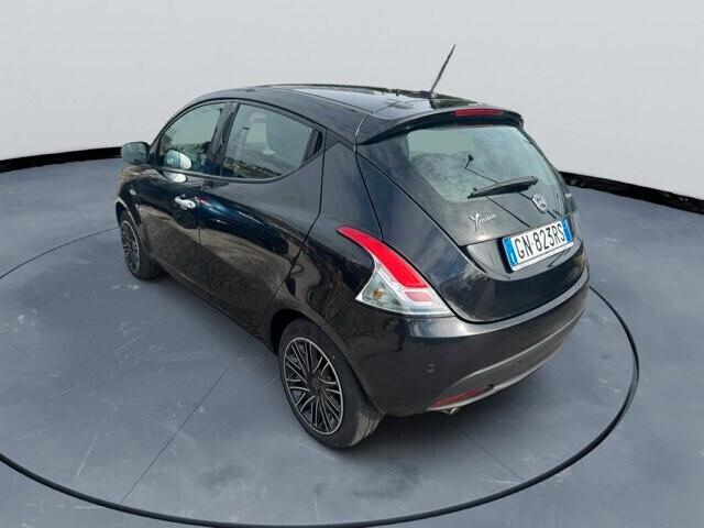 Lancia Ypsilon 1.0 FireFly 5 porte S&S Hybryd Gold