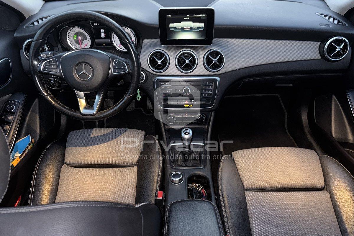 MERCEDES GLA 180 d Business