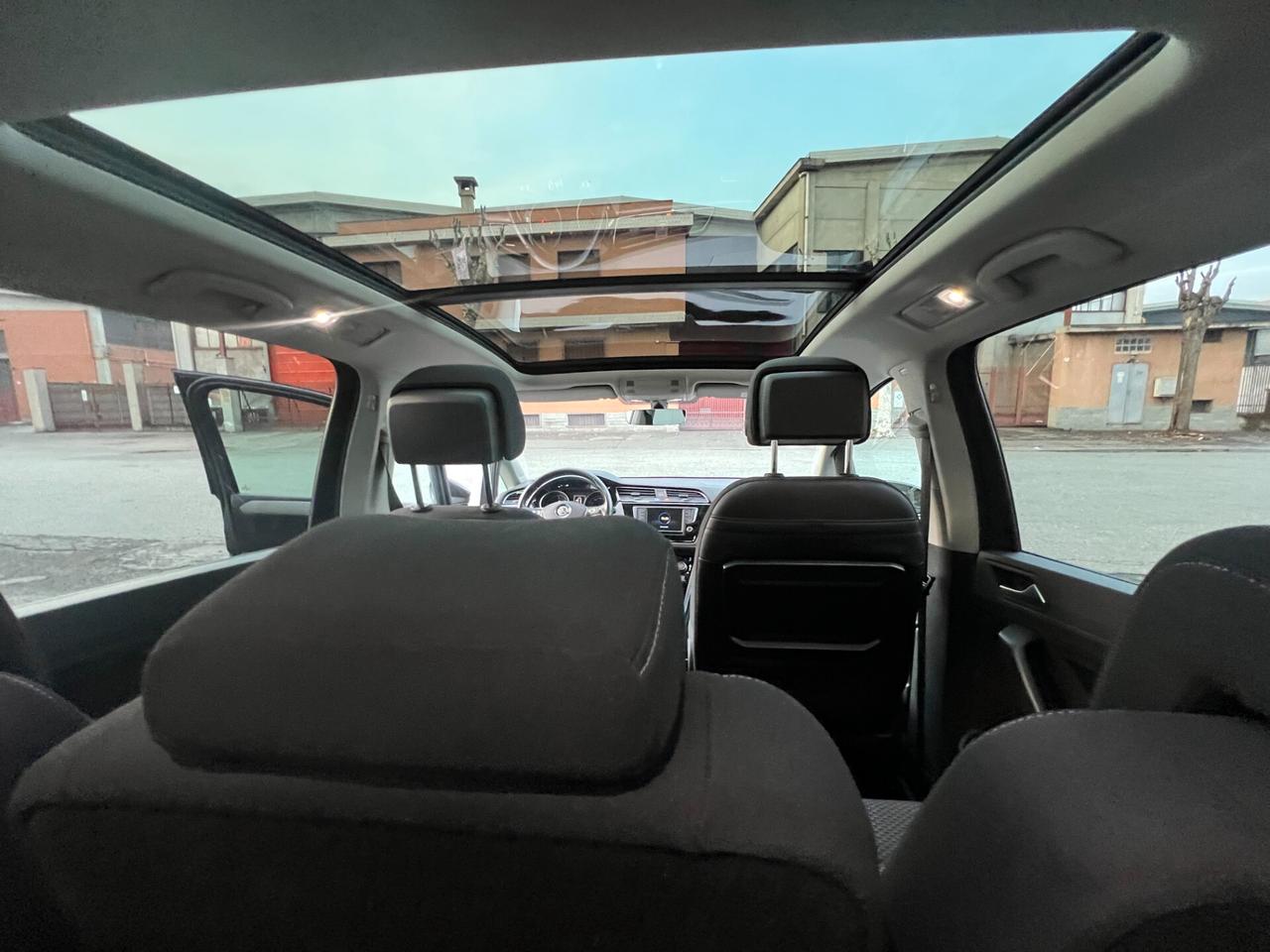 Volkswagen Touran 1.6 TDI 115 CV SCR DSG Highline BlueMotion Tech.