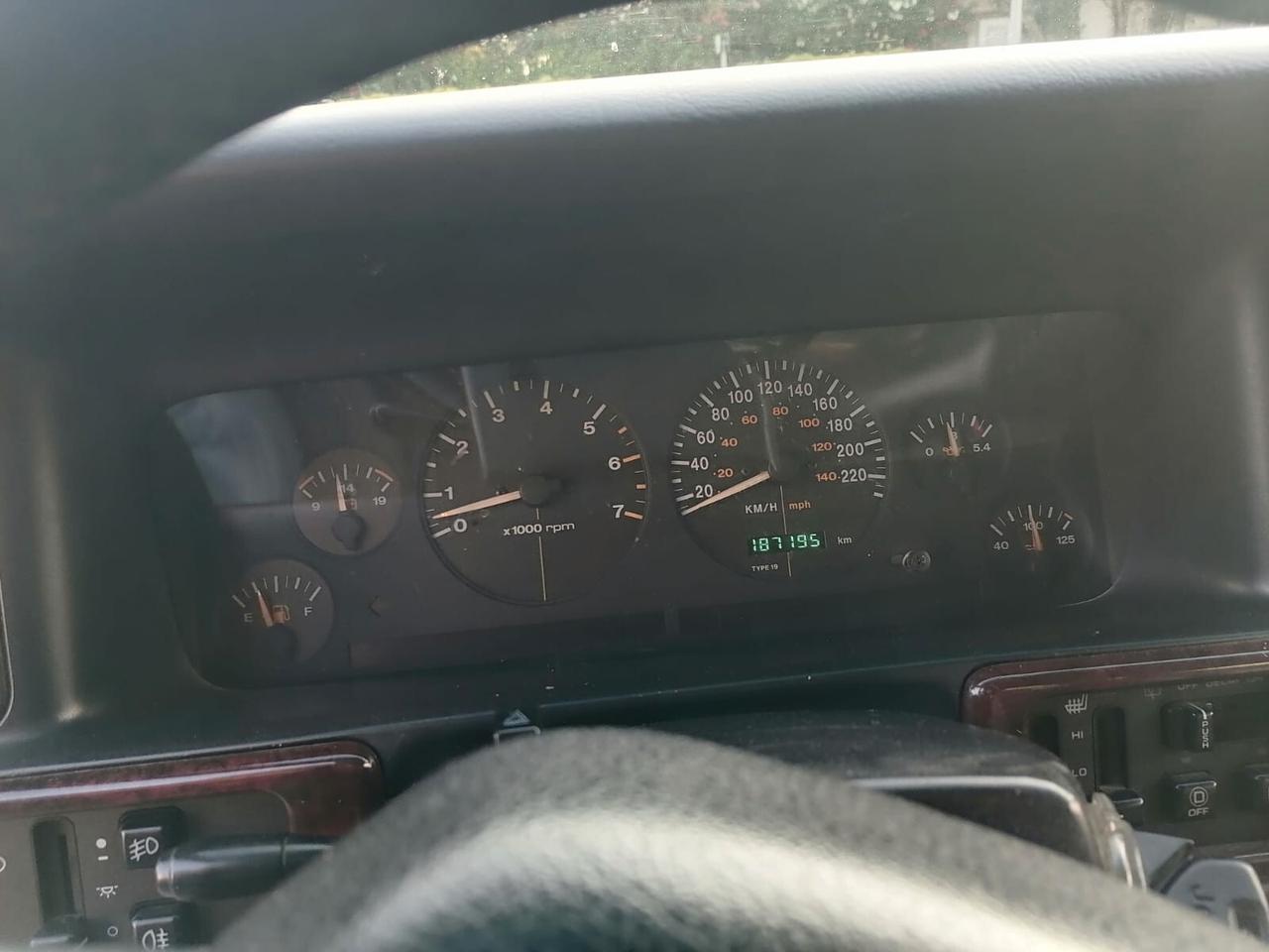 Jeep Grand Cherokee ZJ 5.2 v8 GPL