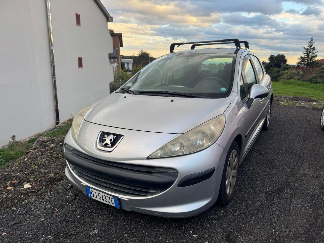 Peugeot 207 1.4 8V 75CV 5p. X Line