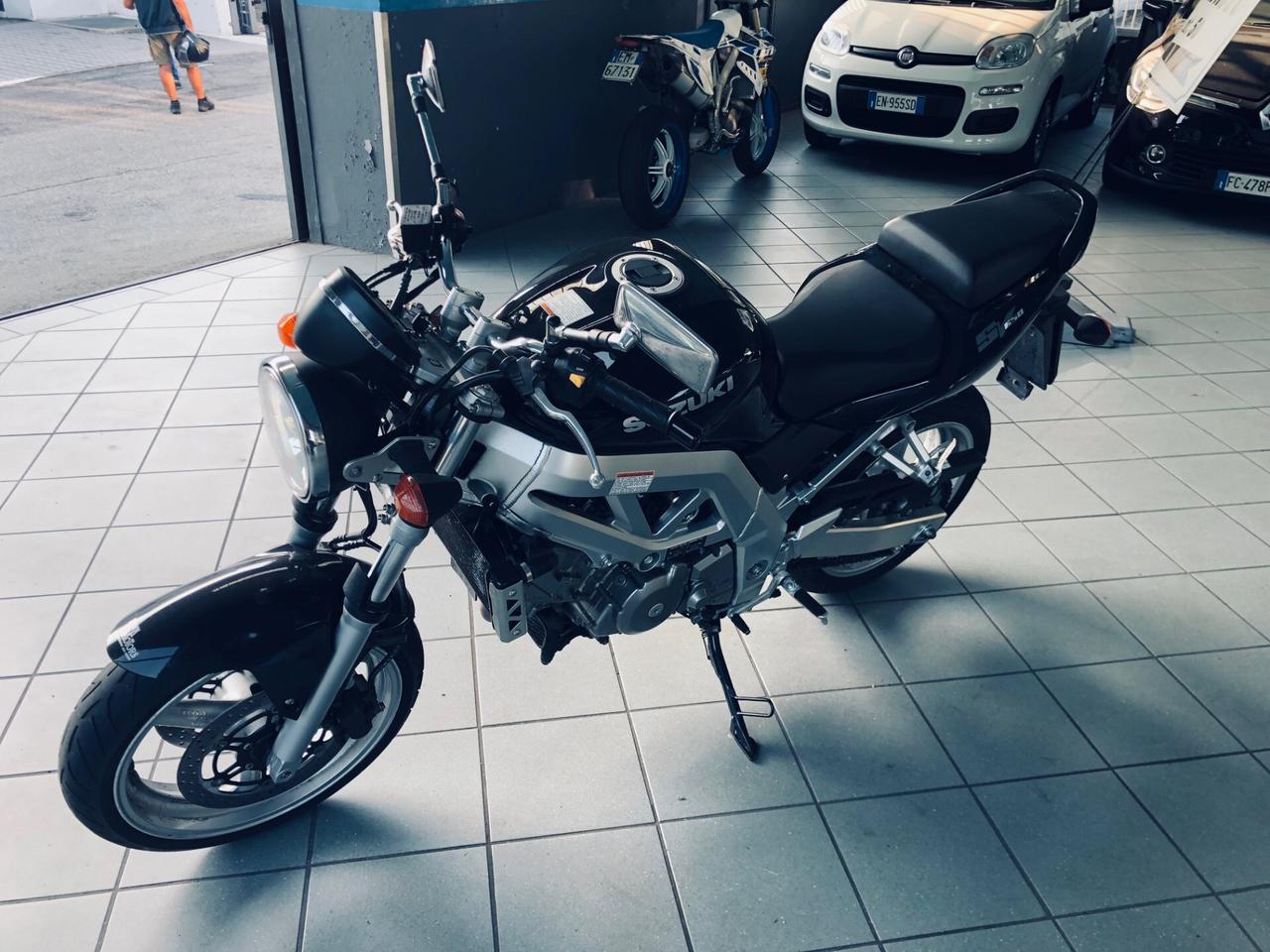 SUZUKI SV650