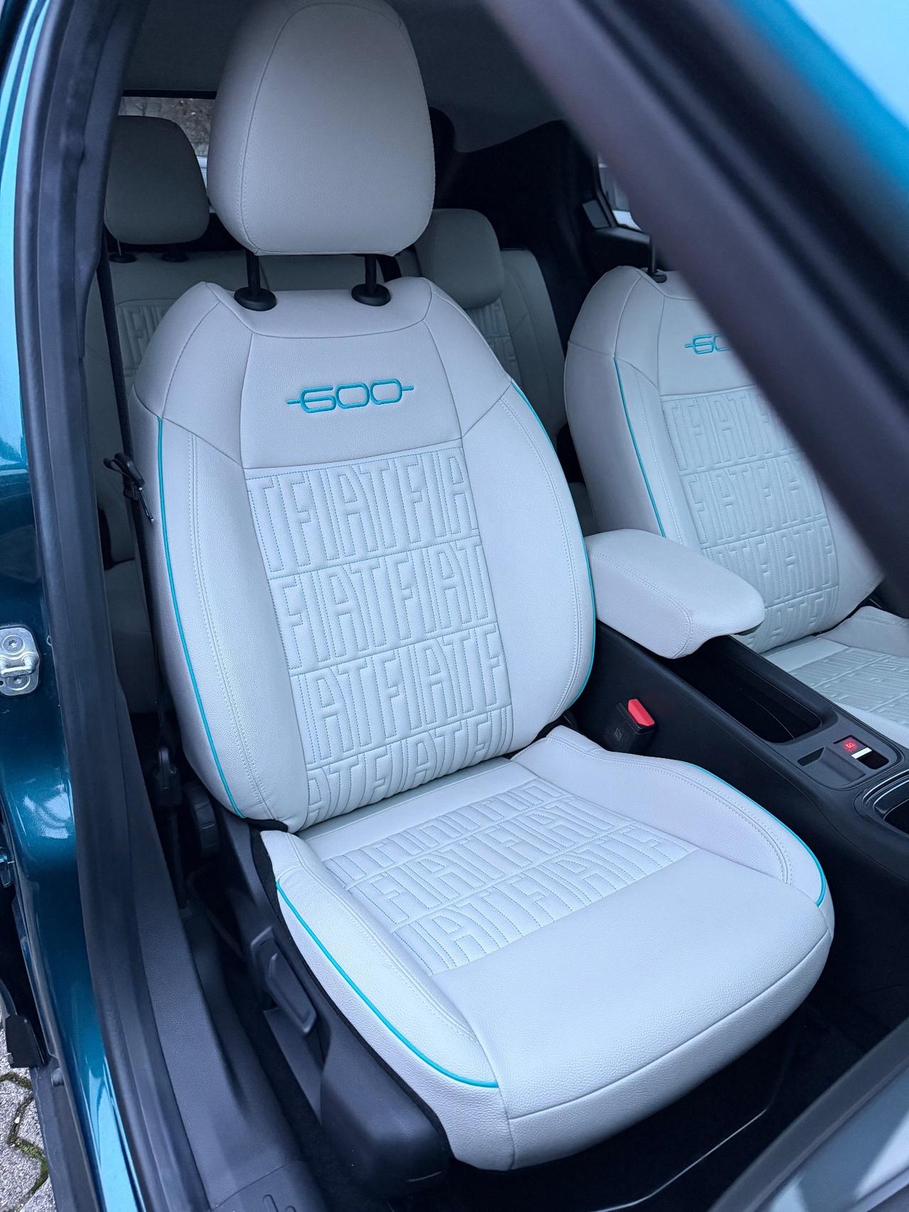 Fiat 600 Hybrid 100 CV DCT MHEV La Prima