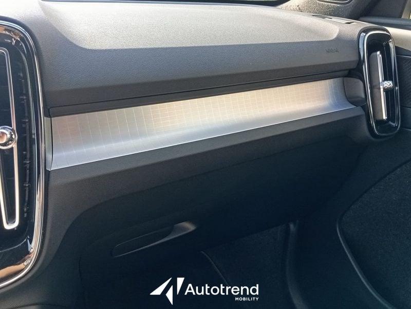 Volvo XC40 B3 163+14 CV Automatico TETTO LED Ultra Black Edition