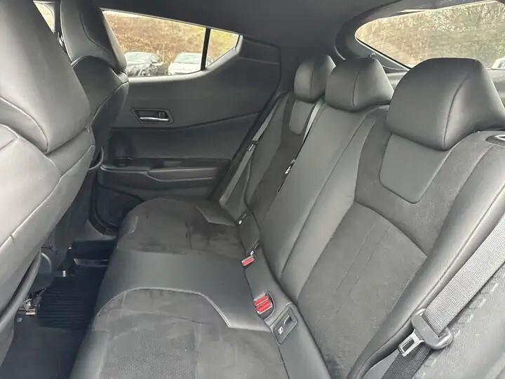 Toyota C-HR 2.0 Hybrid E-CVT STYLE