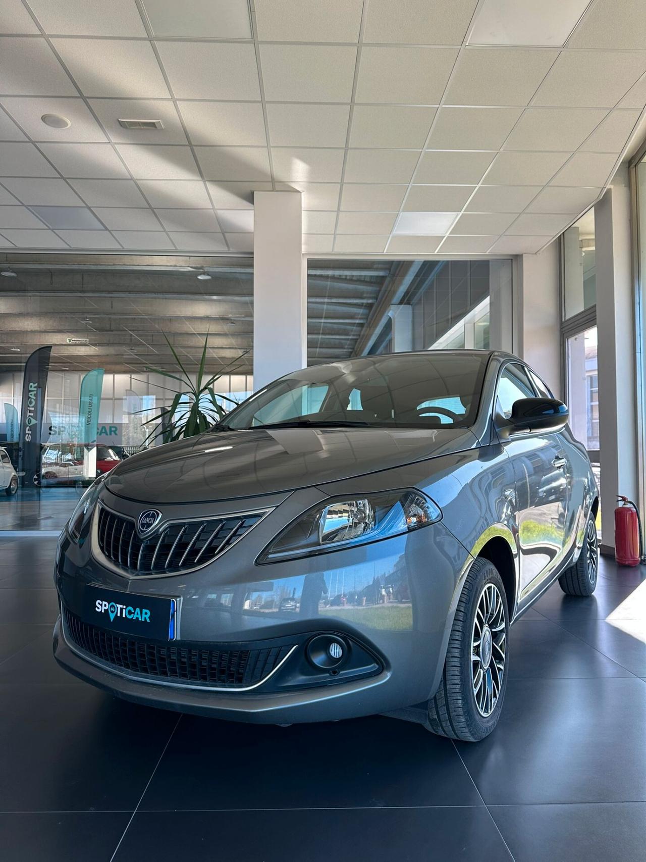 Lancia Ypsilon 1.0 FireFly 5 porte S&S Hybrid Platino